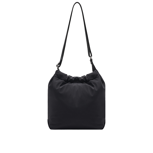 [EXCLUSIVE] 루이까또즈 쥬르 나일론버킷백 HS2SD76BL>